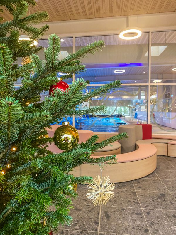 Christmas-Candlelight-Schwimmen